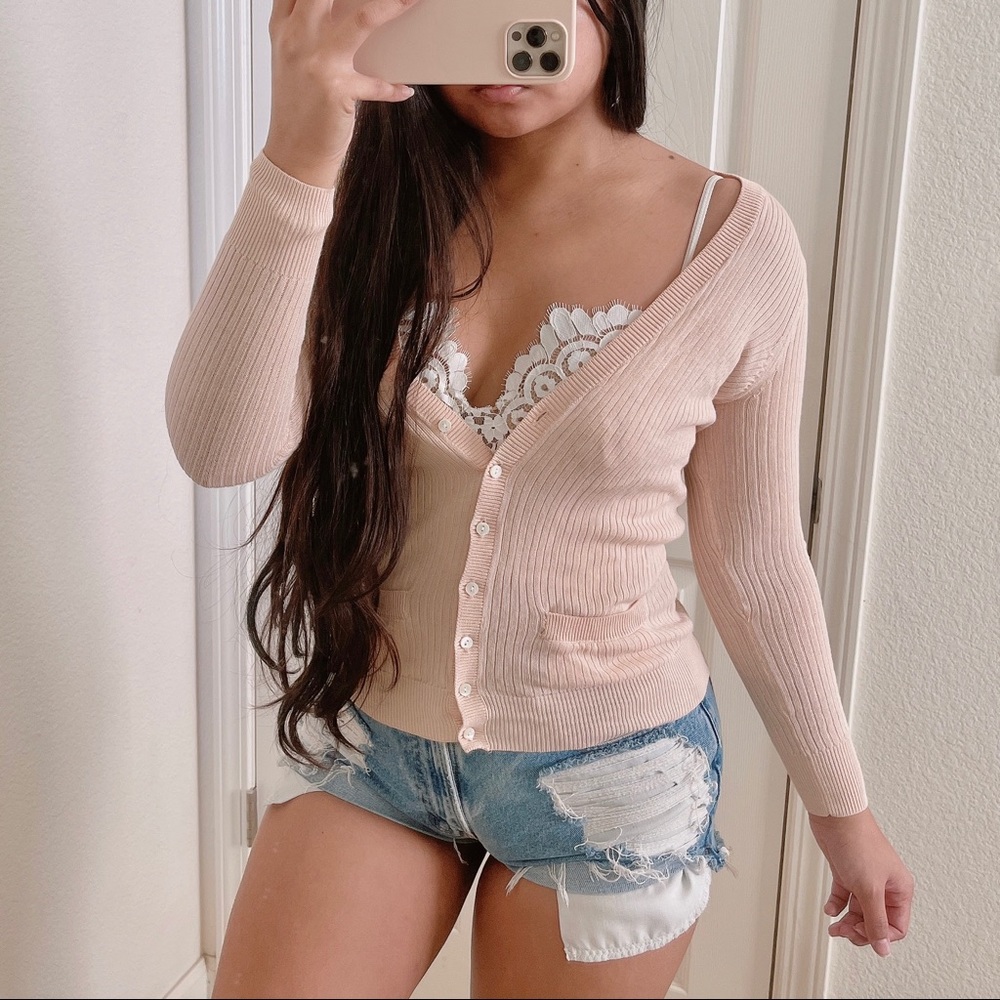 Adorable light pink deep v button up cardigan - Picture 1 of 6